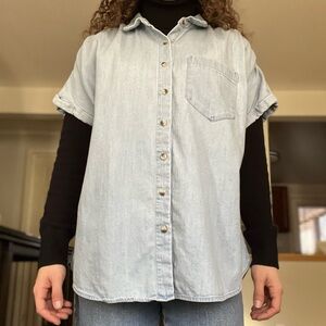 Ava & Viv Short Sleeve Denim Button Down Blouse
